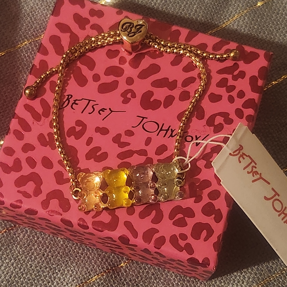 Betsey Johnson bracelet NWT